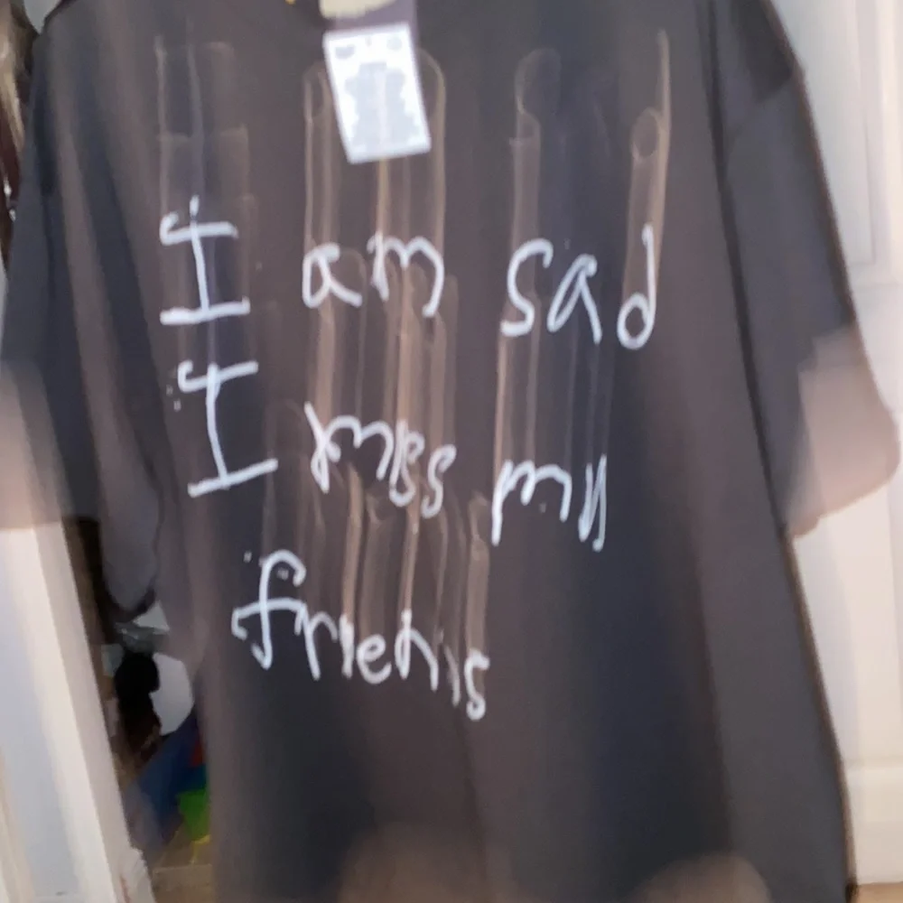 NWT RARE gallery dept. Boxy ANTIQUE BLACK handwritten “I m sad I miss my friends - Picture 5 of 17
